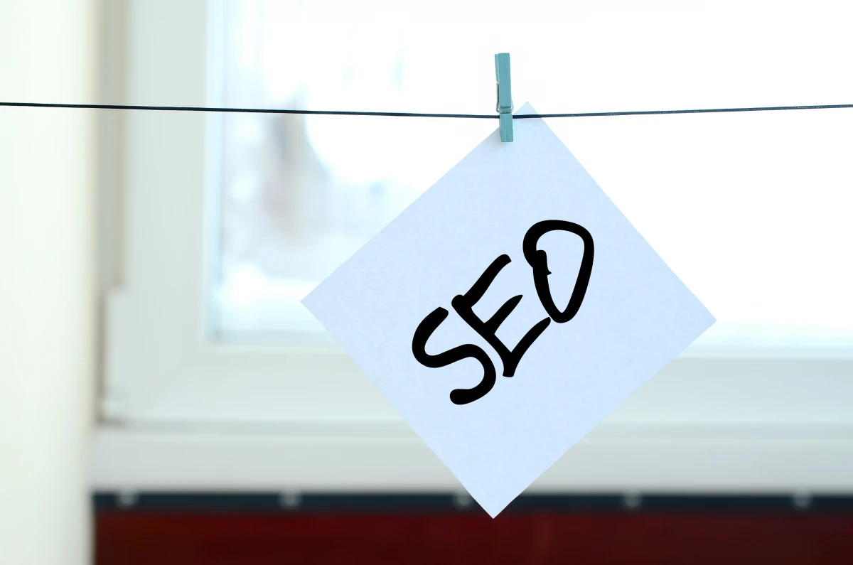 Comment utiliser les outils d’optimisation SEO pour les descriptions vidéo sur YouTube
